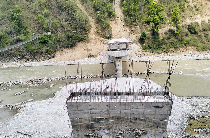 सुनकोशी नदीमा पाँच वर्षदेखि पुल निर्माण अलपत्र Sunkoshi bridge by Ditible