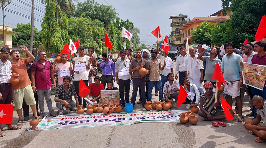 pani magera pradarsan janakpur dham khaderi by Ditible