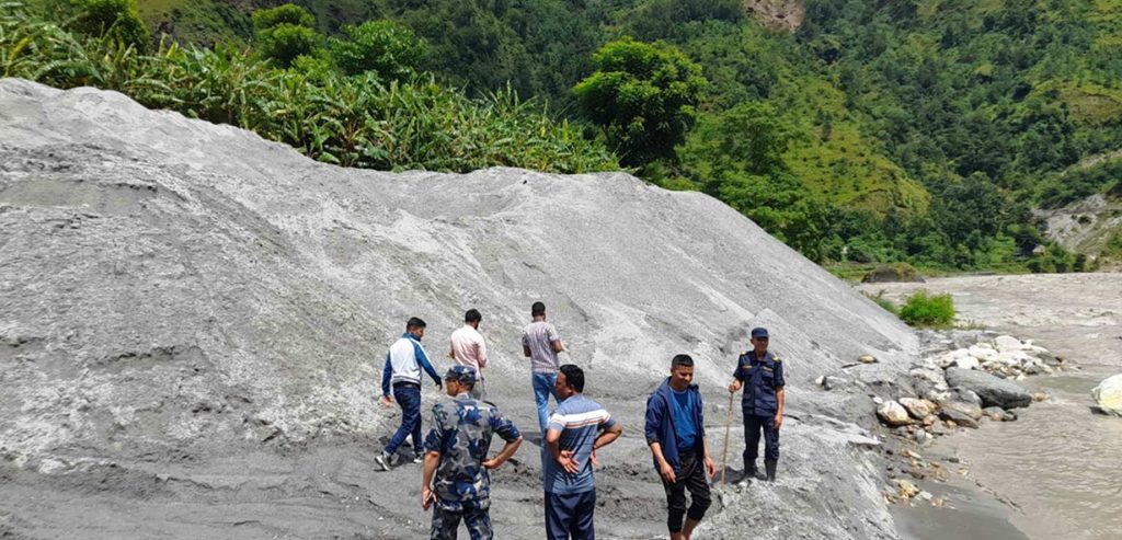 वर्षायाममा पनि रोकिएन कालीगण्डकी दोहन Kaligandaki Dohan anugaman by Ditible