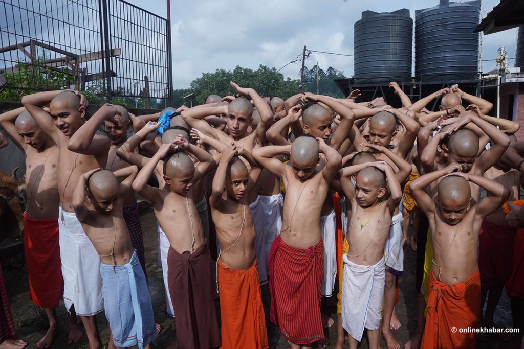 जनैपूर्णिमामा बटुकहरुको स्नान (तस्वीरहरू) batuk chandra 11 by Ditible