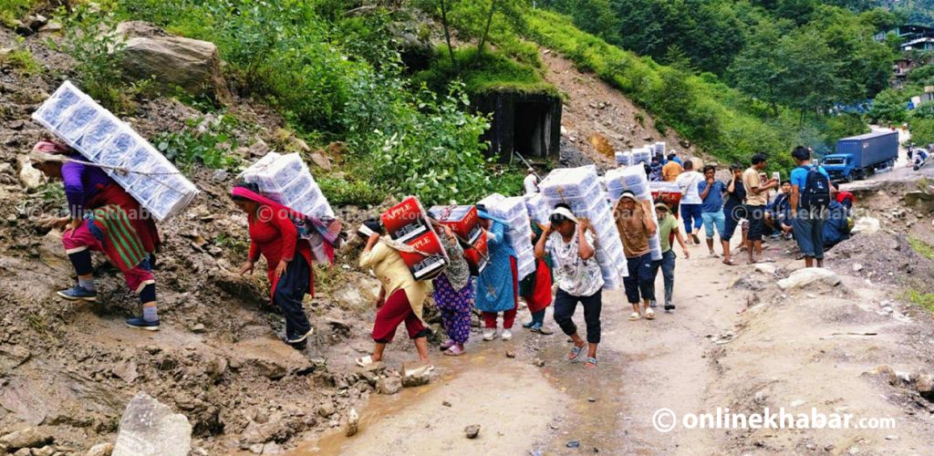 kodari border blocked sindhupalchok tatopani naka11 by Ditible