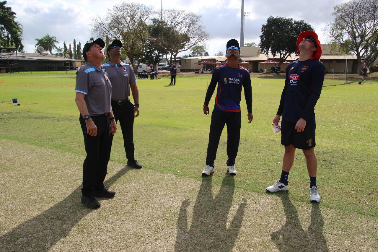 साउथ अस्ट्रेलियाविरूद्ध ब्याटिङ गर्दै नेपाल -वाइरिबल nepal by Ditible