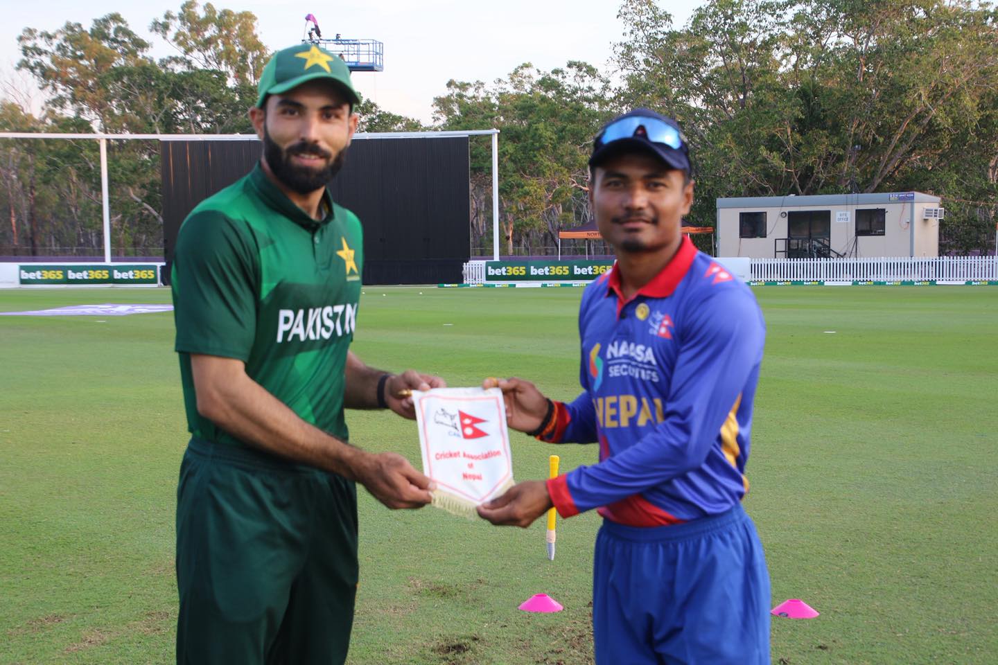 नेपालले पाकिस्तानविरुद्ध पहिले बलिङ गर्ने -वाइरिबल nepal pak by Ditible