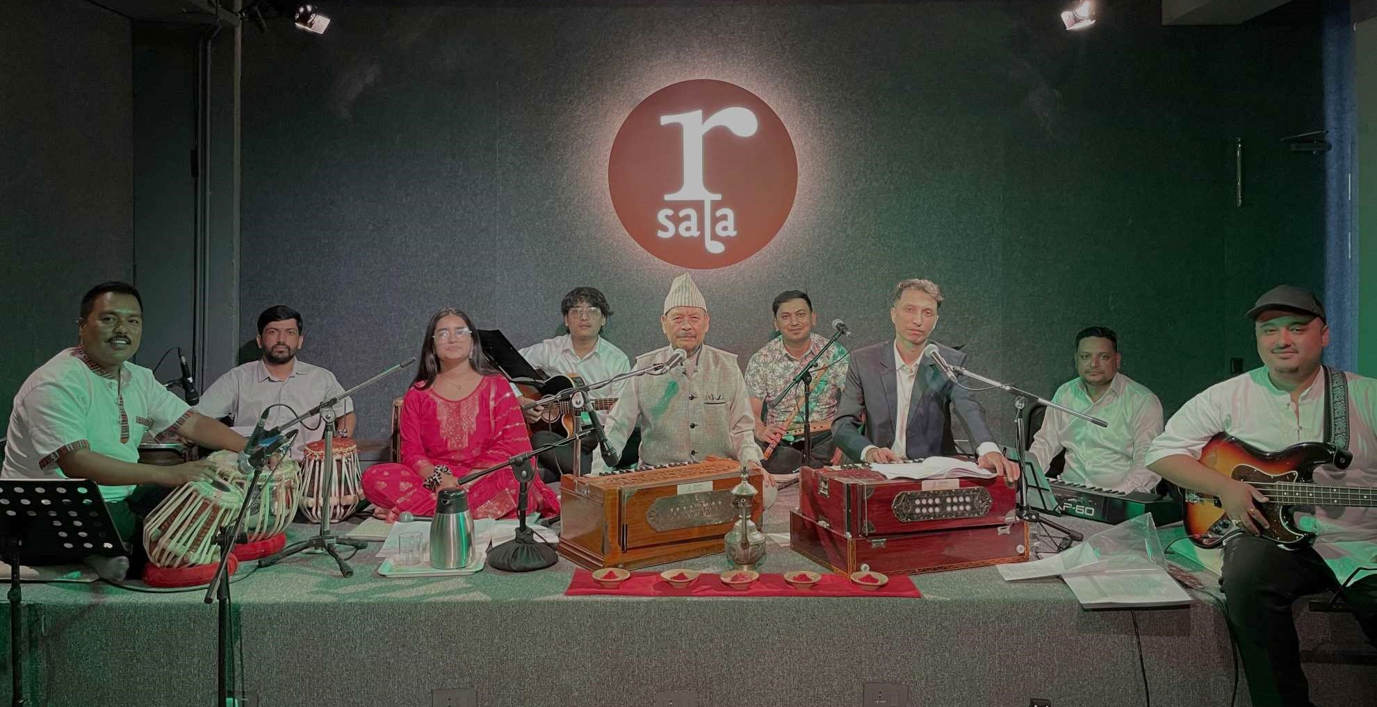 पलेँटीमा घन्किए रामकृष्ण दुवालका सृजना -वाइरिबल 01 Musician Ram Krishna Duwal and team performing at the Paleti by Ditible