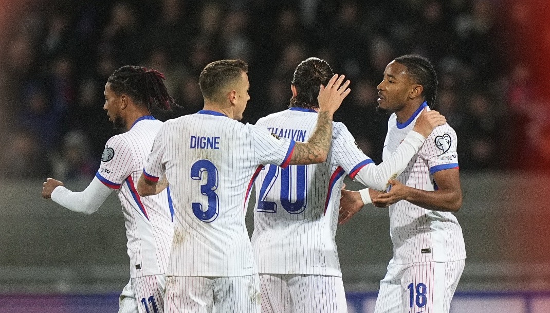 फ्रान्स र आइसल्यान्डबीच बराबरी -वाइरिबल france 1 by Ditible