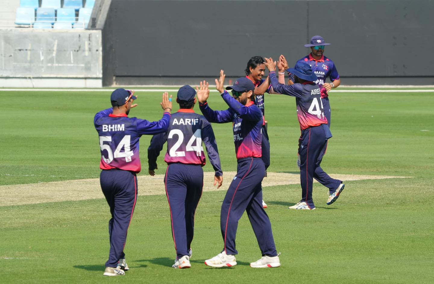 अमेरिकाविरुद्ध खेलमा फर्कियो नेपाल, सन्दीपले लिए साइतेजाको विकेट -वाइरिबल nepal s 5 by Ditible