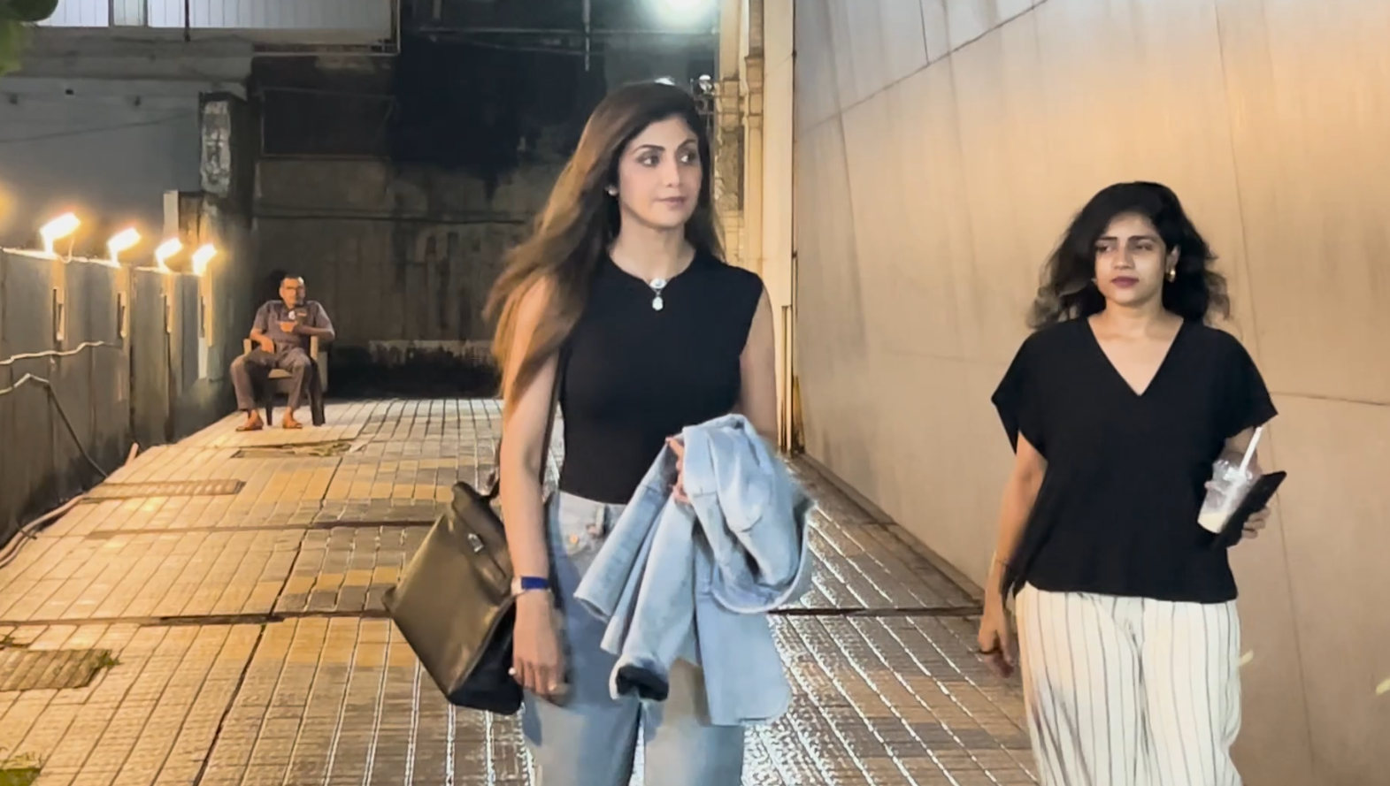 शिल्पा शेट्टीः फिटनेस आइकन -वाइरिबल silpa by Ditible